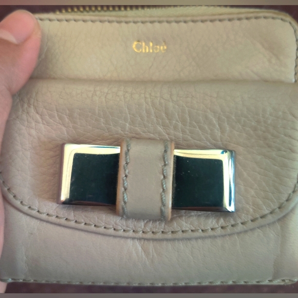 Chloe Compact Zippy Bifold Bow Wallet Beige - Picture 8 of 9
